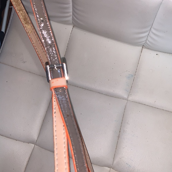 Guess Cross Body Purse - Picture 4 of 5